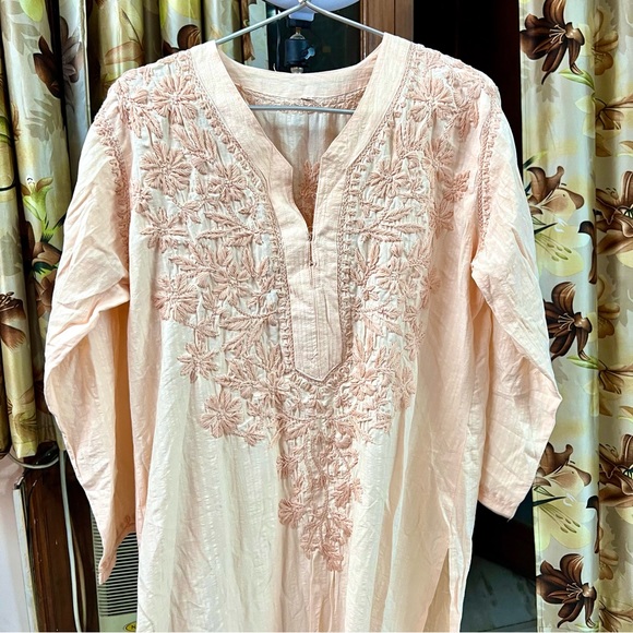 A beautiful breezy Kurta A casual in pastel peach cotton , thread embroidered - Picture 3 of 8